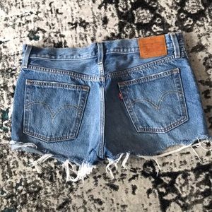Levi’s 501 Mid Rise Shorts, Size 28